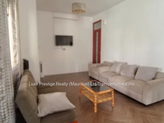 Villa de 1 Chambre à Louer à Trou aux Biches | Piscine Privée, Propriété Clôturée et Espace Extérieur