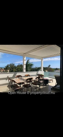 Luxury Penthouse with Stunning Sea Views in Black River - PDS Program - Fully Furnished - Communal Pool - RS 37M