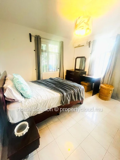 3-Bedroom Ground-Floor Apartment with Terrace and Garage Near Péreybère Beach