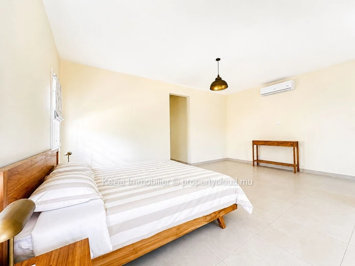A Spacious Family Villa In Pereybere