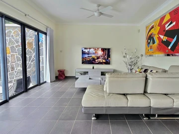 4 Bedroom Villa