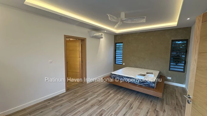 Villa contemporaine 3 chambres à Pereybere — piscine et dressing