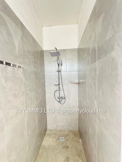 Spacieuse villa de 4 chambres avec salle de bains attenante à louer – Belle Mare | 50 000 roupies par mois