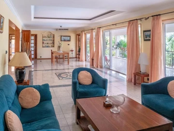 5 Bedroom Villa