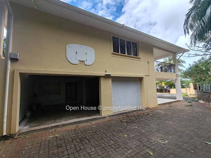 Luxurious Mauritian Villa with Private Pool in Tamarin, Rivière Noire - Black River! 5 Bedrooms, Office, Mountain Vie...