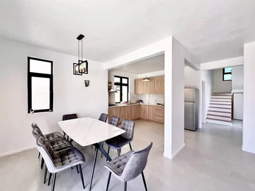 4 Bedroom Villa