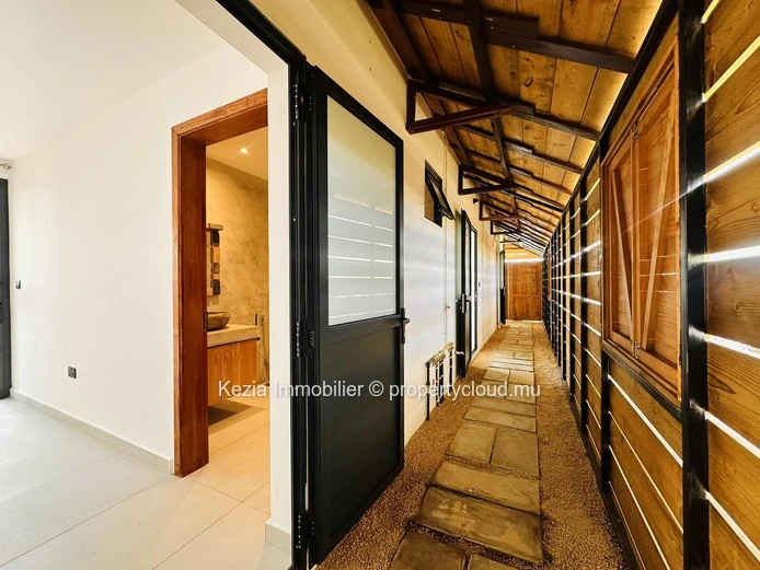 Contemporary Villa With Balinese Charm