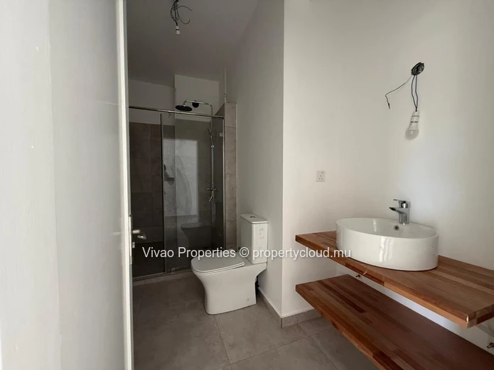 Vie urbaine et piscine commune à Tamarin - Appartement de 2 chambres à vendre ! #ImmobilierTamarin #VieDeLuxe