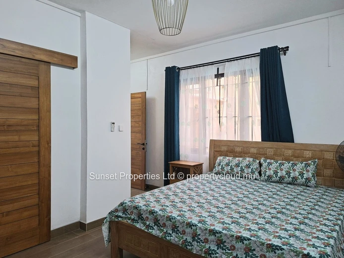 Maison mitoyenne | 4 chambres | Rooftop privé