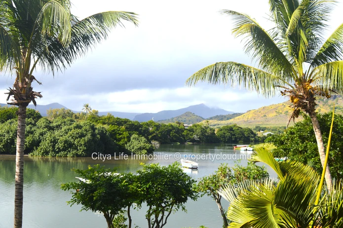 This gated residence gives both the opportunity of living by the river and by the sea…