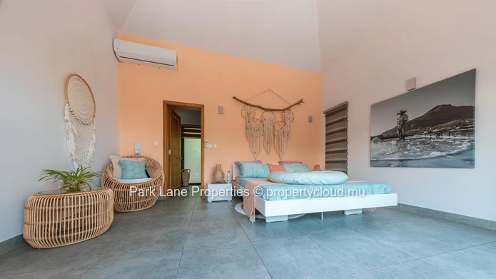 Exquisite furnished modern RES villa 