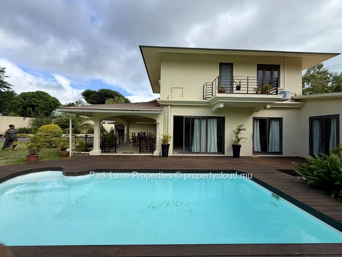 Comfortable family  home with pool and double garage 