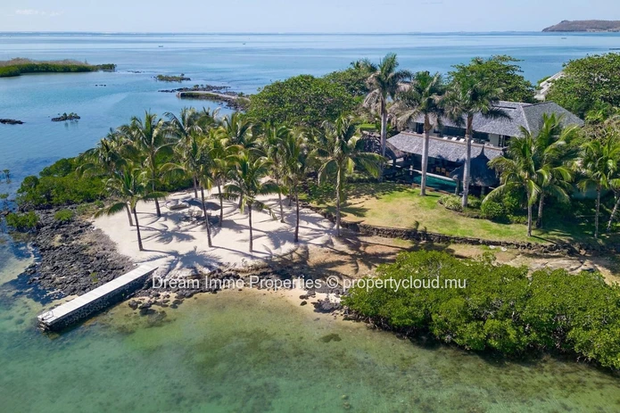 Sublime Beachfront Villa, Access And Sea View At Four Seasons Anahita In Beau Champ - Mauritius