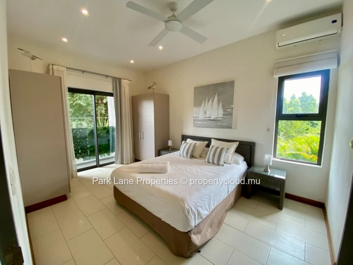 Bel appartement moderne pieds dans l'eau