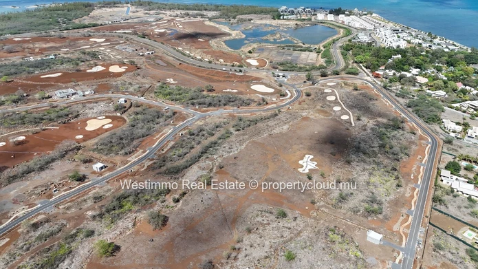 Spacious 1,640m² Land for Sale in Rivière Noire, Open to Non-Mauritians