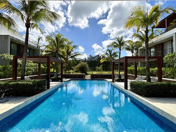 Gorgeous 3 bedroom ground floor apartment with its own private garden 