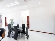 Stunning 3-Bedroom Apartment in Trianon - Perfect Family Home!