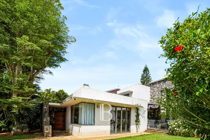 FLORÉAL – Elegant Family Home with Garden - 5 bedrooms