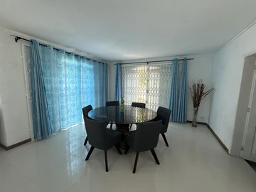 5 Bedroom Villa