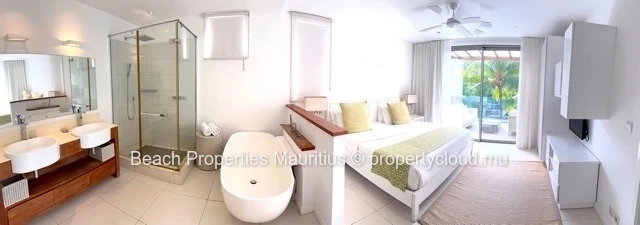 Stunning Waterfront Apartment at La Balise Marina, Black River