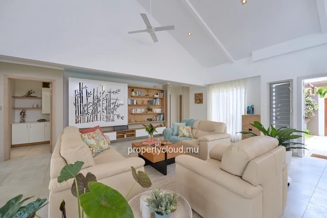 A vendre villa dans une résidence de prestige accessible aux étrangers. A deux minutes du centre de Grand Baie.
