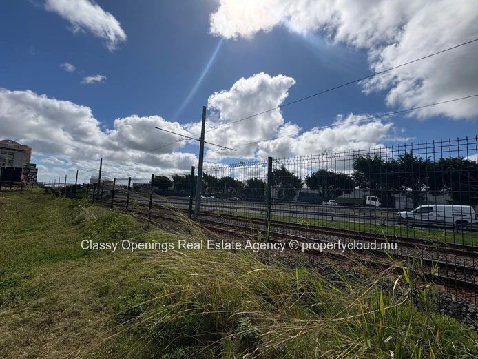 Prime 3670 m² Sodnac Land — Roadfront, Near Bus & Shops