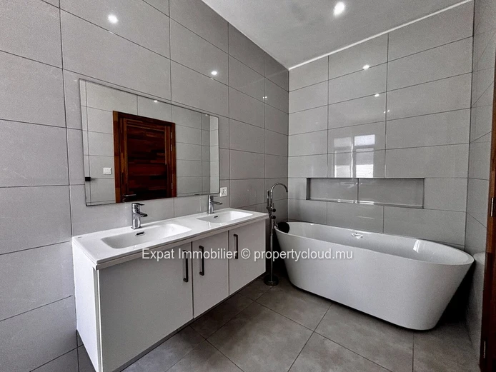 Family Villa With Swimming Pool And Garden – Grand Baie