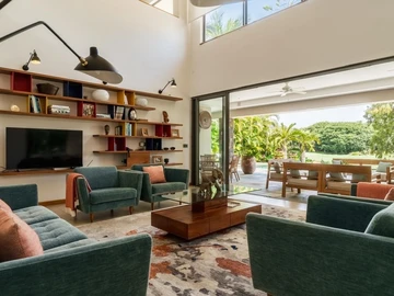 5 Bedroom House