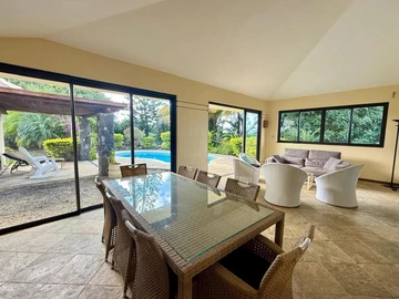 4 Bedroom Villa