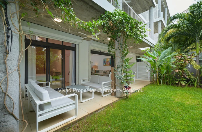 Appartement accessible aux non-mauriciens à vendre à Pointe aux Canonniers, 185m², 3 chambres, piscine commune, cave,...