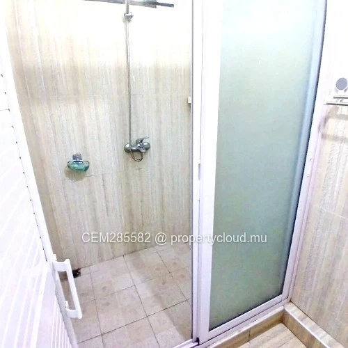 Maison entièrement meublée de 3 chambres à coucher au rez-de-chaussée à louer à Curepipe