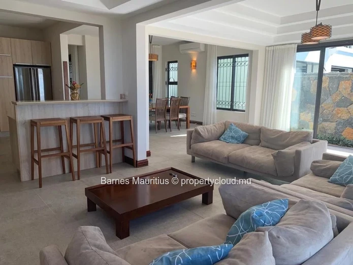 POINTE AUX CANONNIERS - Beachfront Villa with 4 Bedrooms