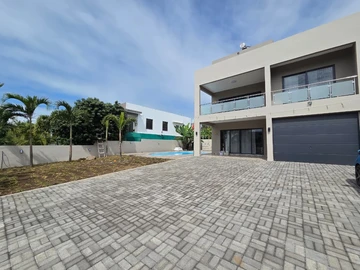4 Bedroom Villa