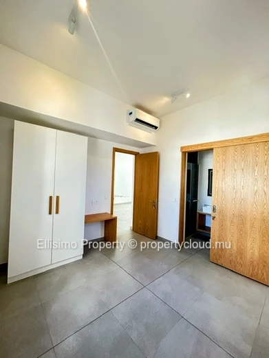 Appartement moderne de 2 chambres avec salles de bain attenantes & prestations haut de gamme – Rs 65,000