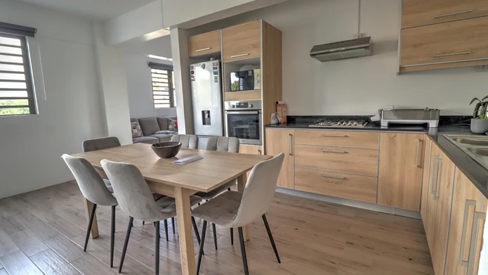 Appartement 2 pièces de 115m², idéalement situé au centre de Curepipe.