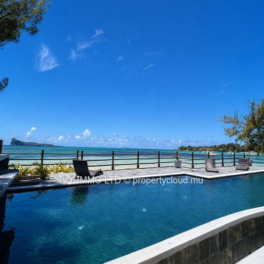 Waterfront Loft-Style Duplex For Rent – Bain Bœuf