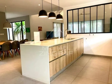 4 Bedroom Villa
