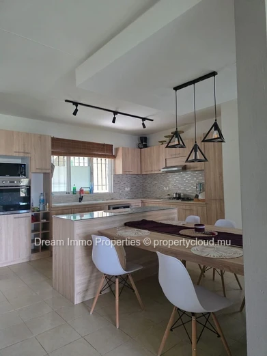 Beautiful 3-bedroom duplex in the Landmark residence close to the sea in Grand Baie – Mauritius