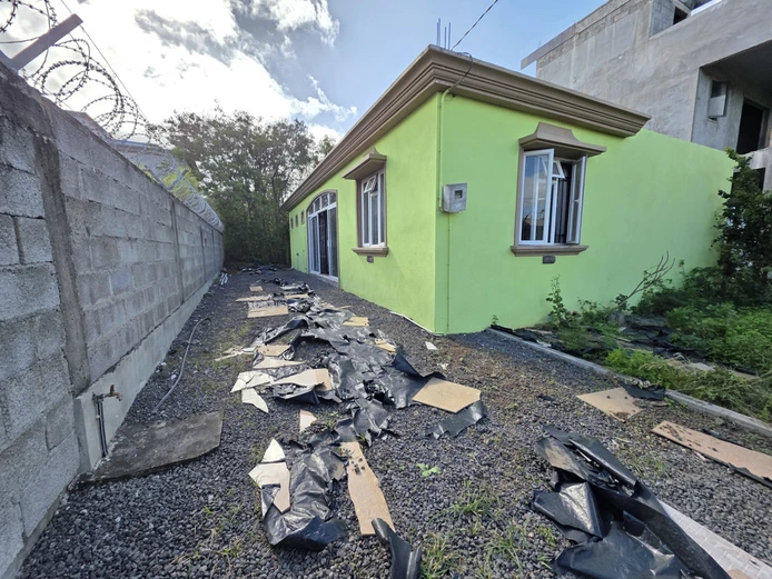 Individual single-storey house for sale in Pereybere