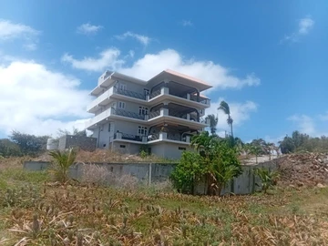 5 Bedroom Apartment