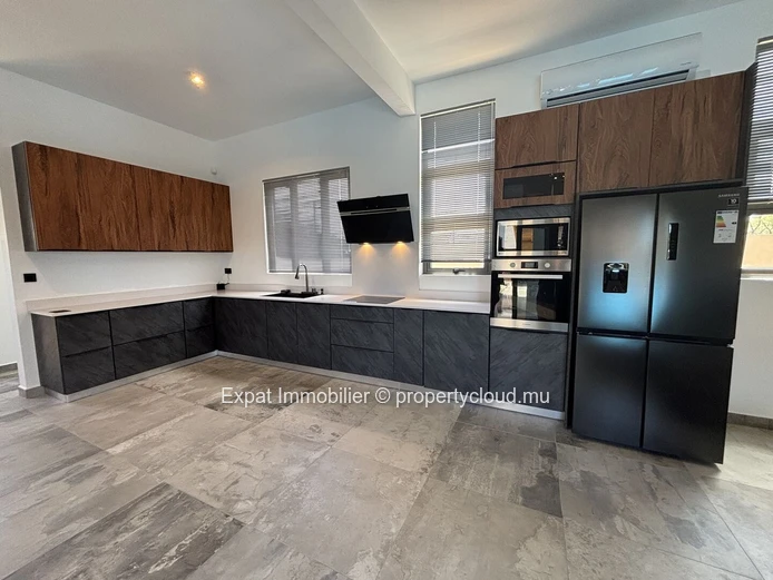 Contemporary 3-Bedroom Villa With Swimming Pool And Summer Kitchen – Grand Baie