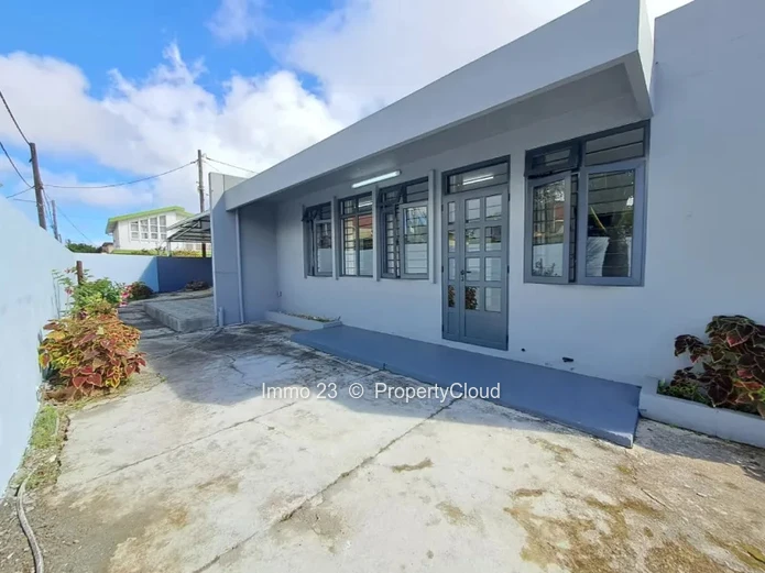 House / Villa - 3 bedrooms - Curepipe - Ref. MA100229LO