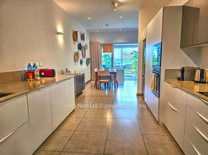 Rare Appartement Bord de Mer à Grand Baie | Accès Direct à la Plage