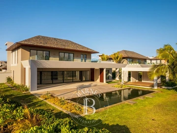 5 Bedroom Villa