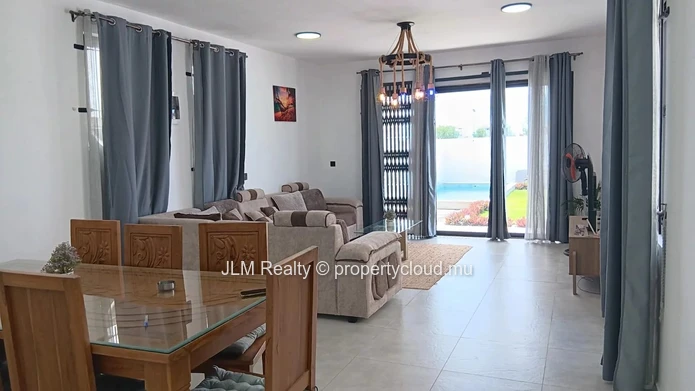 For Sale: 4-Bedroom Villa, Flic en Flac, Mauritius