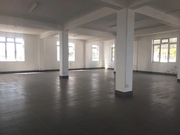 For rent unfurnished commercial space on the 1st floor in Bell Village (Not far from the Ex cinema Venus)