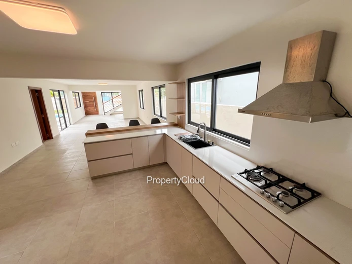 À Vendre - Villa Neuve De 3 Chambres -  Pereybere