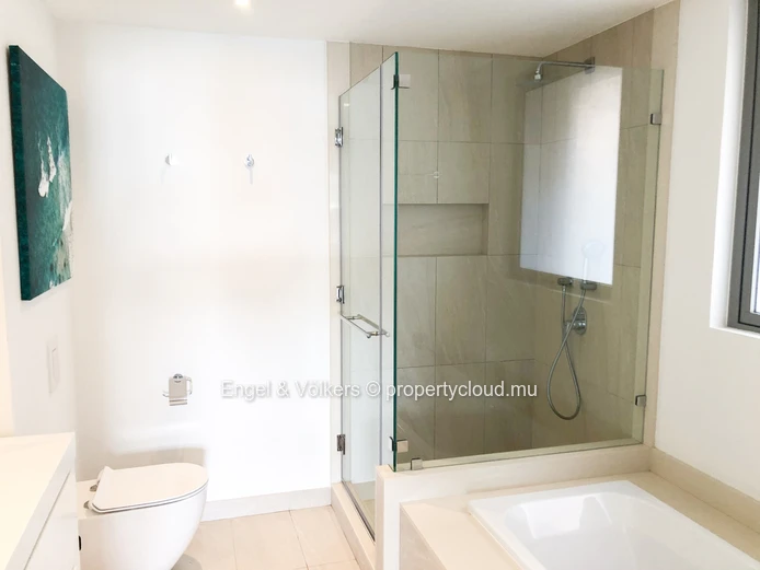 Fully Furnished 3-Bedroom Apartment with direct beach access