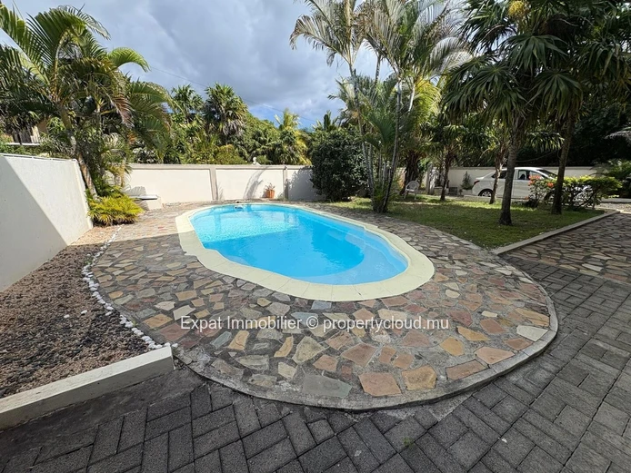 Villa Individuelle 3 Chambres Avec Piscine Et Jardin – Calodyne