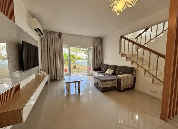 Fully Renovated 3-Bedroom Triplex In A Residence With Swimming Pools – Grand Baie